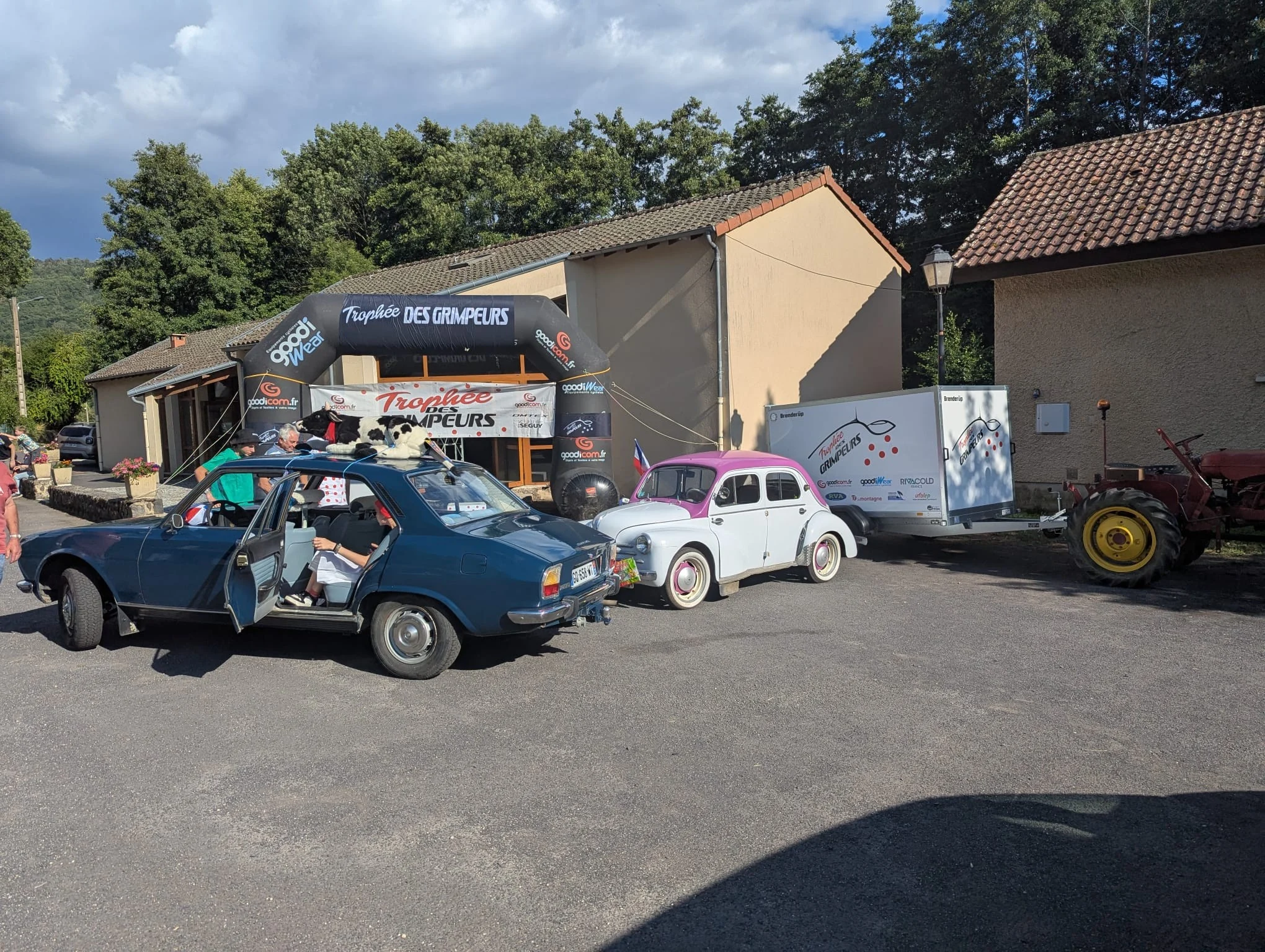 Auriac 2025 claude 2 